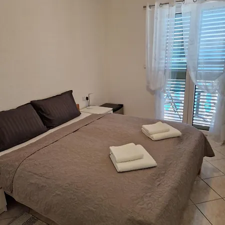 Nina Guest house Tisno