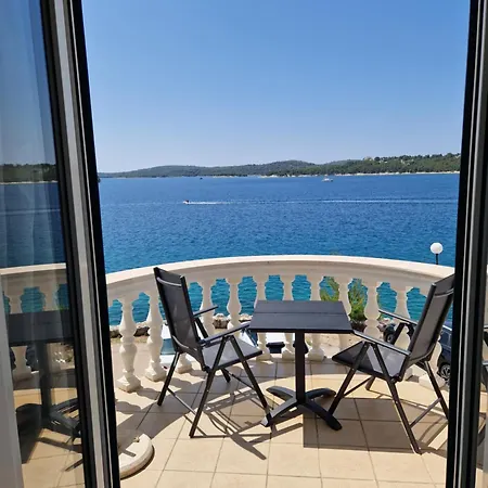 Nina Guest house